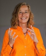 Dr. Bettina B.